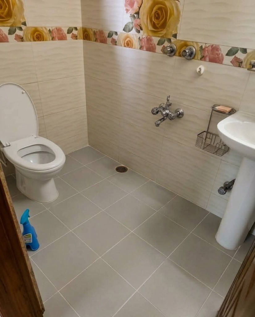 Bathroom Deep Cleaning